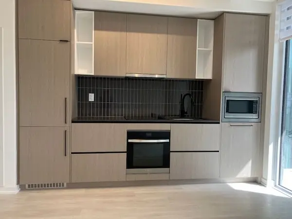 1285 Dupont ST #609, Toronto W02, ON M6H 0E3