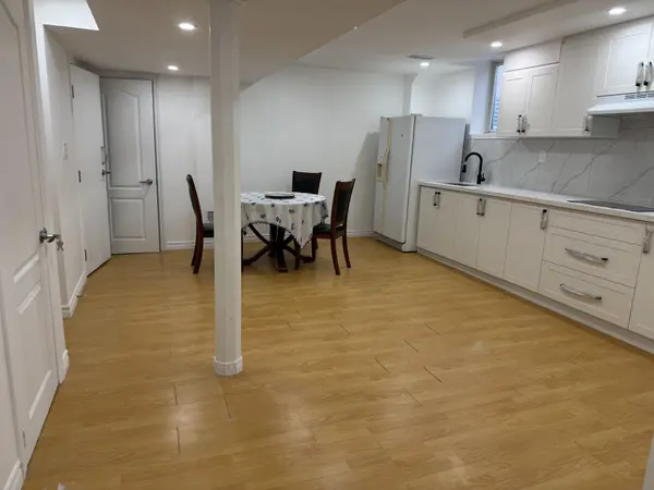 520 Matisse PL #Basement, Mississauga, ON L5W 1M3