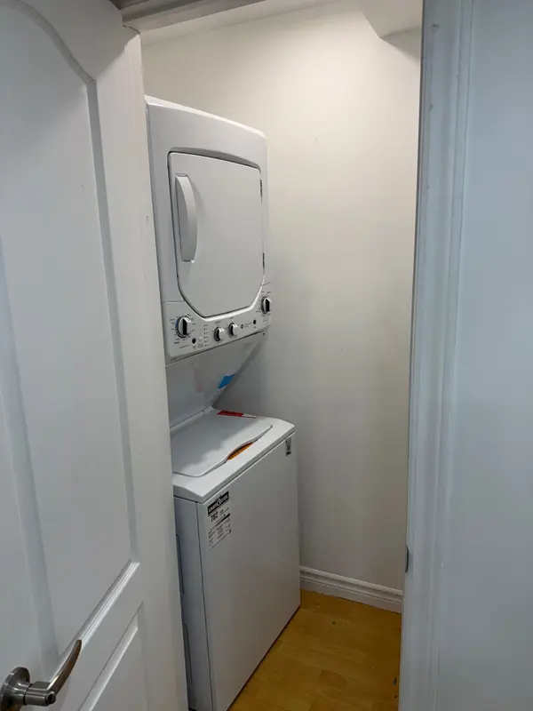 520 Matisse PL #Basement, Mississauga, ON L5W 1M3