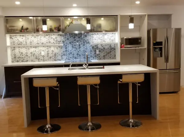 487 Wallenberg CRES, Mississauga, ON L5B 3M2