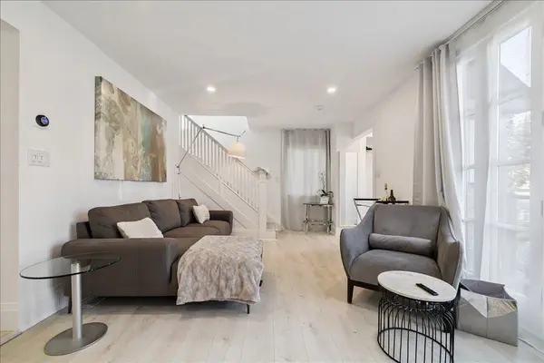 5709 Dorchester RD, Niagara Falls, ON L2G 5S5