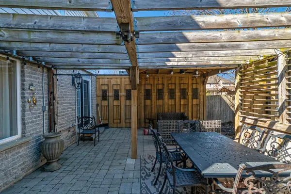 184 Sofron DR, Cambridge, ON N3C 4M6