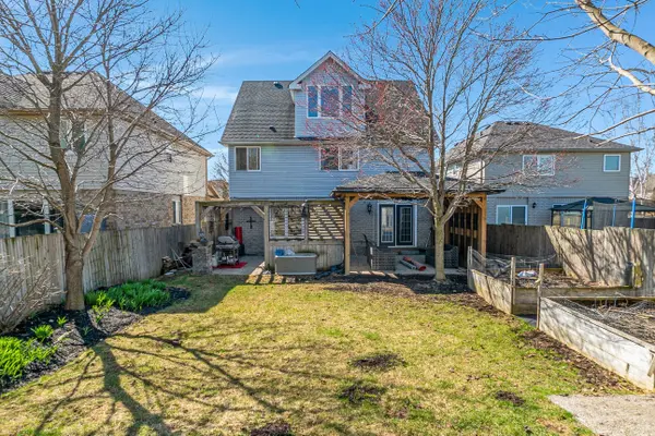 184 Sofron DR, Cambridge, ON N3C 4M6