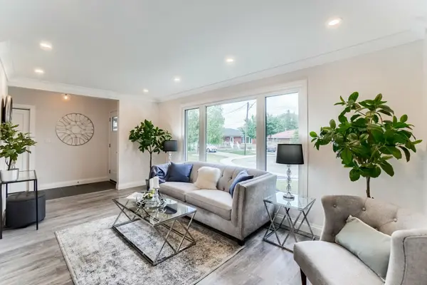 69 Heather RD #Upper Level, Hamilton, ON L8K 3V9