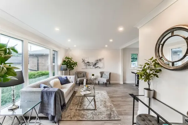 69 Heather RD #Upper Level, Hamilton, ON L8K 3V9