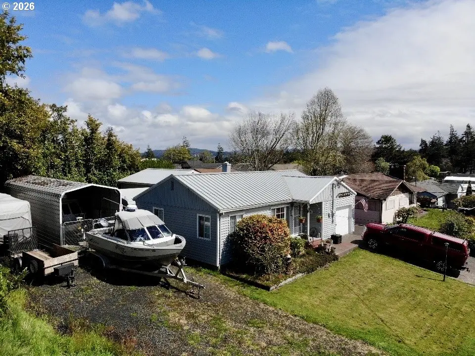 2188 LOMBARD ST, North Bend, OR 97459