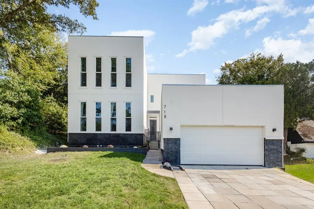 718 Chaparral Trail, Cedar Hill, TX 75104