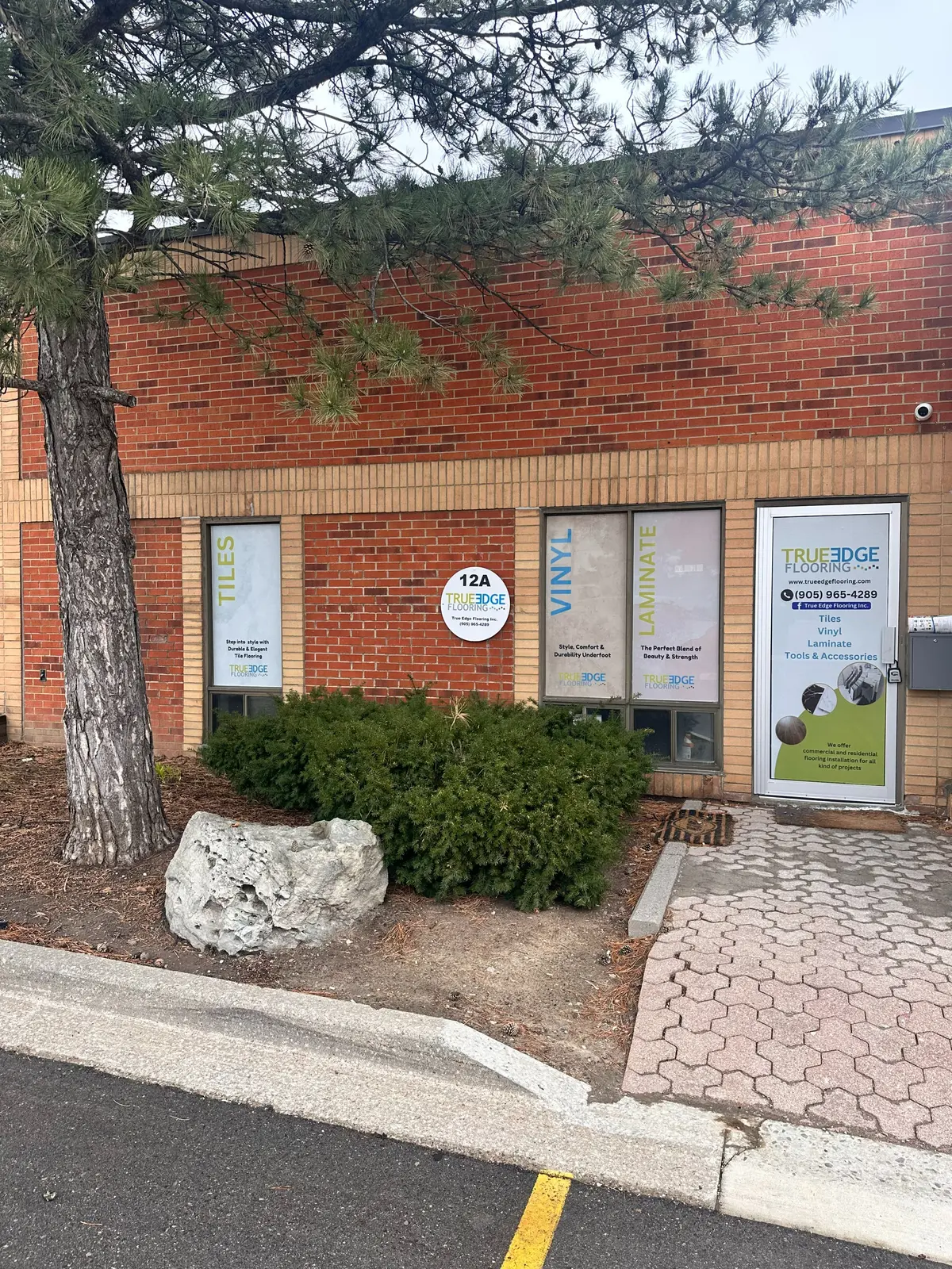 1200 Aerowood DR #12A, Mississauga, ON L4W 2S7