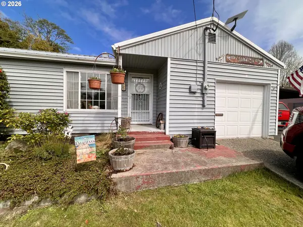 2188 LOMBARD ST, North Bend, OR 97459