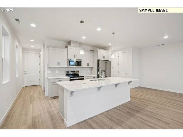 18301 NE 14th St, Vancouver, WA 98684