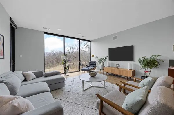 1 University Way #202, Iowa City, IA 52246