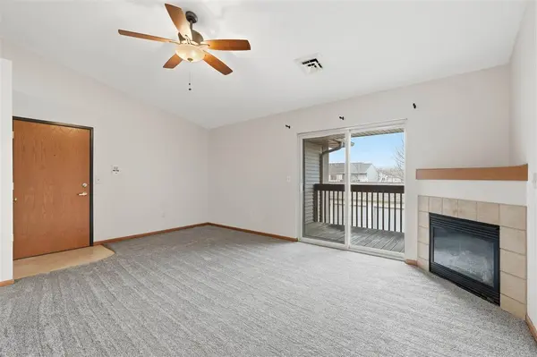 1355 N Jones Blvd #5, North Liberty, IA 52317