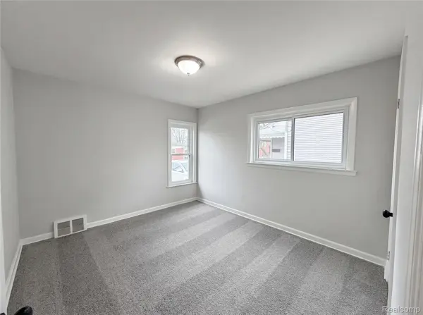 22103 Wilmot AVE, Eastpointe, MI 48021