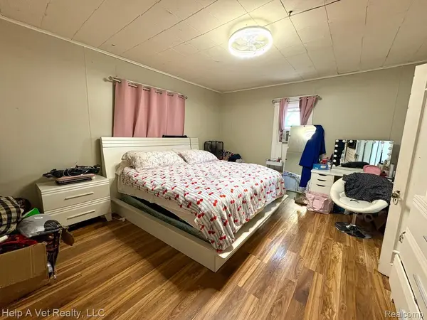 606 Bond ST, Cadillac, MI 49601