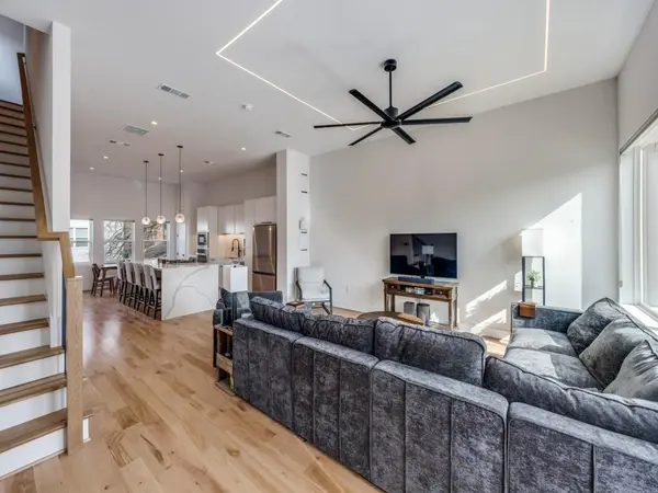 929 Bayonne Street, Dallas, TX 75212