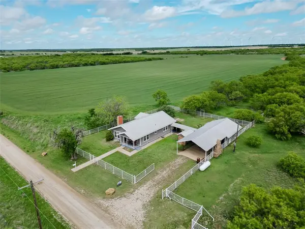 794 W Antelope Road, Jacksboro, TX 76389