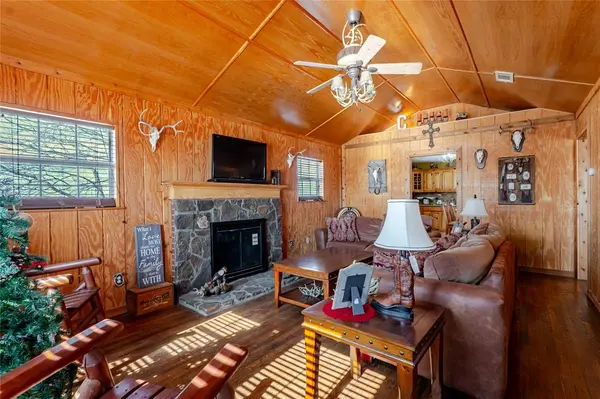 794 W Antelope Road, Jacksboro, TX 76389