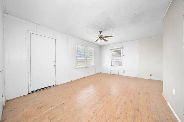 895 Hcr 2452 N, Hillsboro, TX 76645