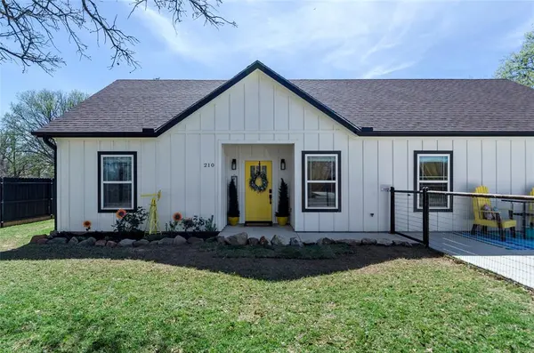 210 Stevens Street, Bridgeport, TX 76426