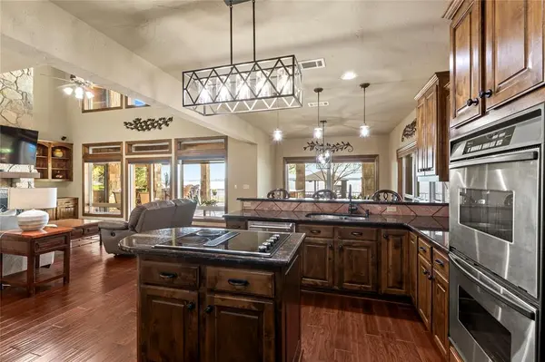 831 Legendary Lane, Gun Barrel City, TX 75156