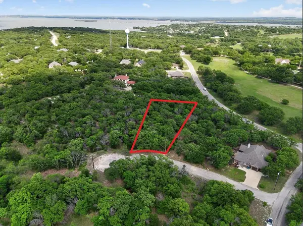 106 Ash Court, Runaway Bay, TX 76426