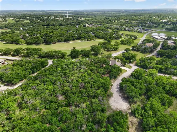 106 Ash Court, Runaway Bay, TX 76426