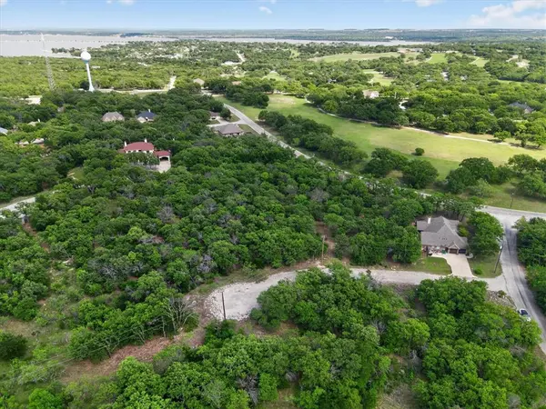 106 Ash Court, Runaway Bay, TX 76426