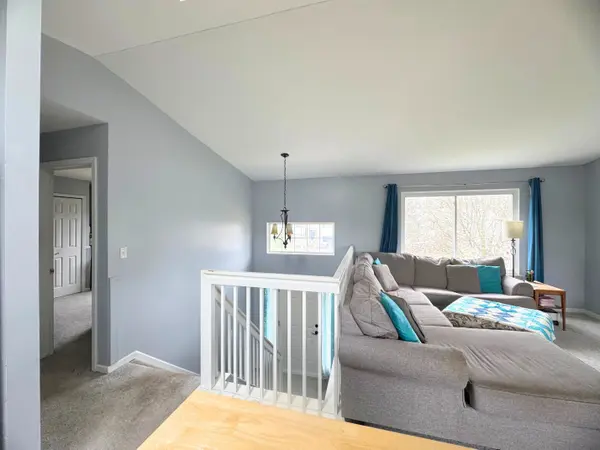 764 Carriage Hill DR, Fenton, MI 48430