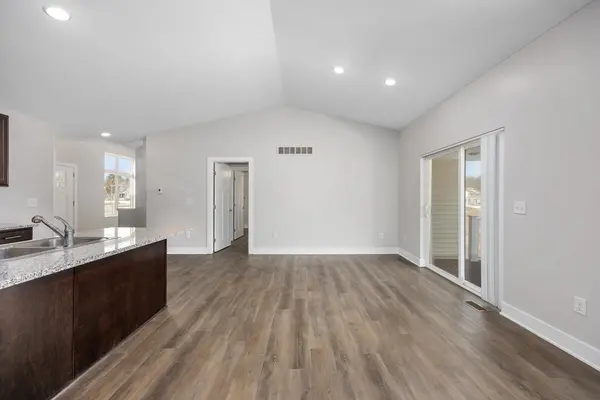 1368 S Village CIR, Oshtemo Twp, MI 49009