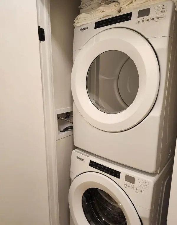 2300 St Clair AVE W #107, Toronto W02, ON M6N 1K8