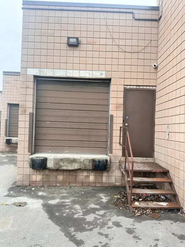 1200 Aerowood DR #12A, Mississauga, ON L4W 2S7