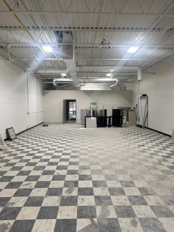 1200 Aerowood DR #12A, Mississauga, ON L4W 2S7