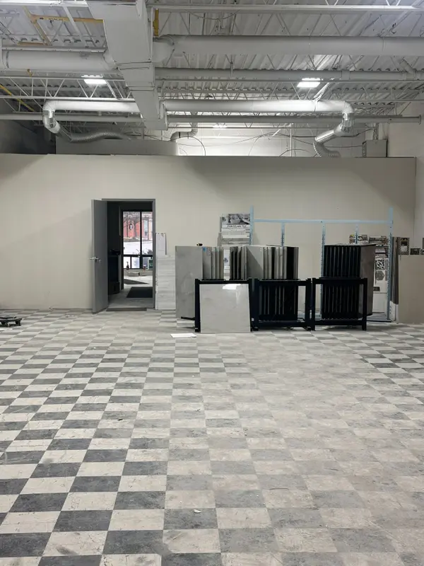 1200 Aerowood DR #12A, Mississauga, ON L4W 2S7