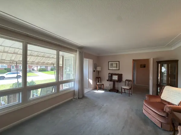 8800 Champlain DR, Niagara Falls, ON L2G 6Y6