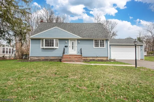 86 Deerfield Rd, West Caldwell Twp., NJ 07006