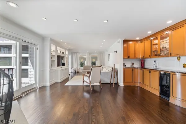 5 Sherwood Dr, Watchung Boro, NJ 07069