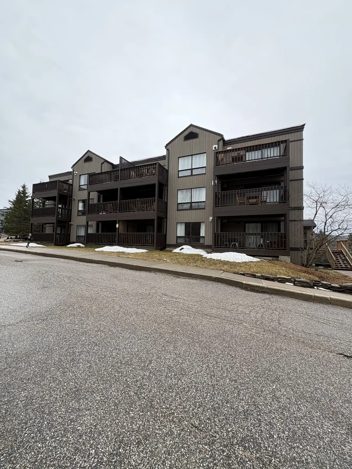 51 Deerhurst DR #106, Huntsville, ON P1H 2E8