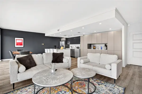 6211 Northwest Highway #400, Dallas, TX 75225