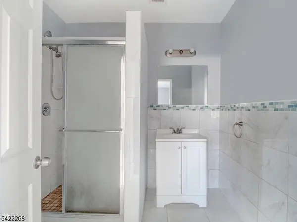 156 Crystal St, North Arlington Boro, NJ 07031