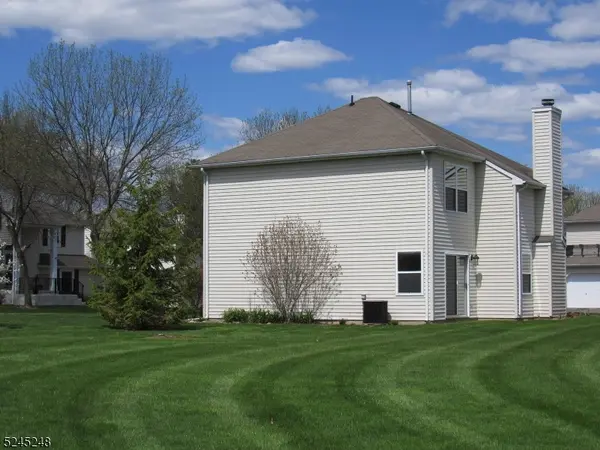 53 Colby Ct, White Twp., NJ 07823