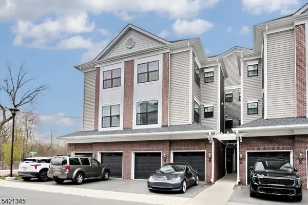 54 Harvest Way, Little Falls Twp., NJ 07424