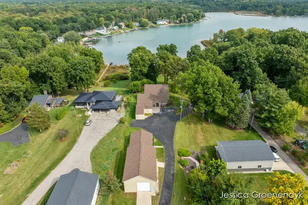 190 N Patterson RD, Thornapple Twp, MI 49348