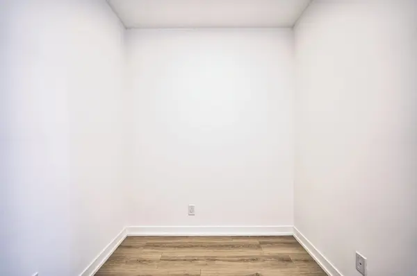 7950 Bathurst ST #1208, Vaughan, ON L4J 0L4