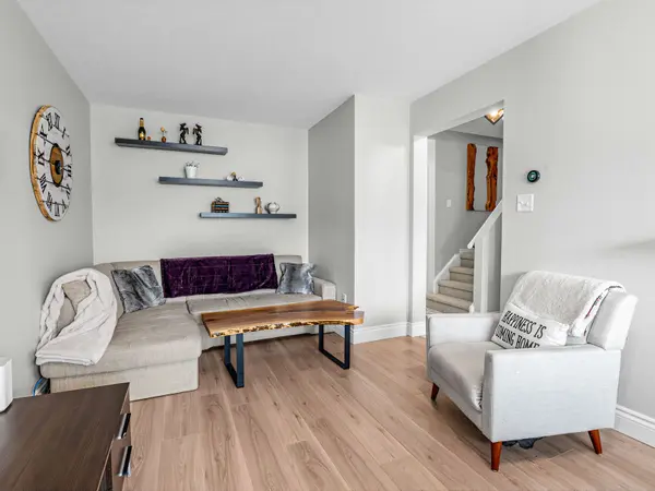 12 Sunset PL, Barrie, ON L4N 0T7