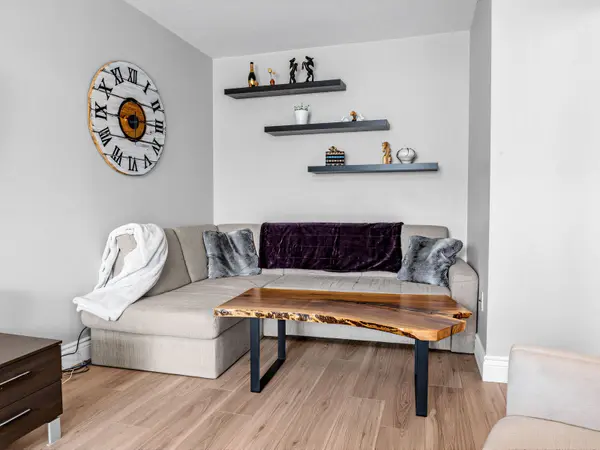 12 Sunset PL, Barrie, ON L4N 0T7