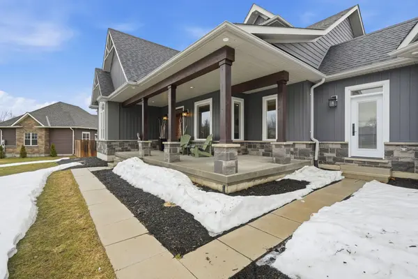 2228 Elana DR, Severn, ON L3V 0C2