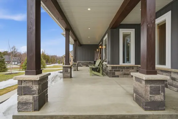 2228 Elana DR, Severn, ON L3V 0C2