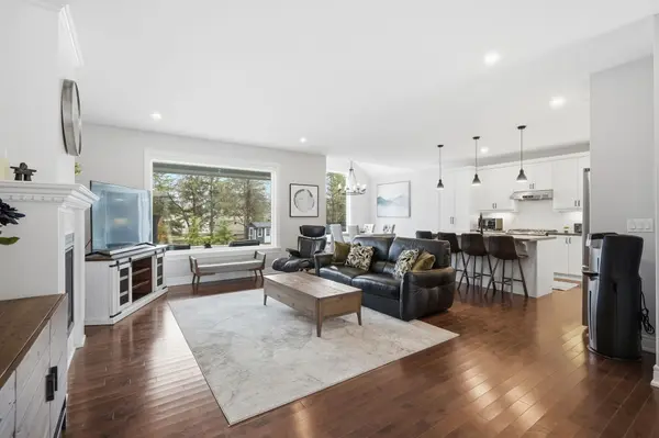 2228 Elana DR, Severn, ON L3V 0C2