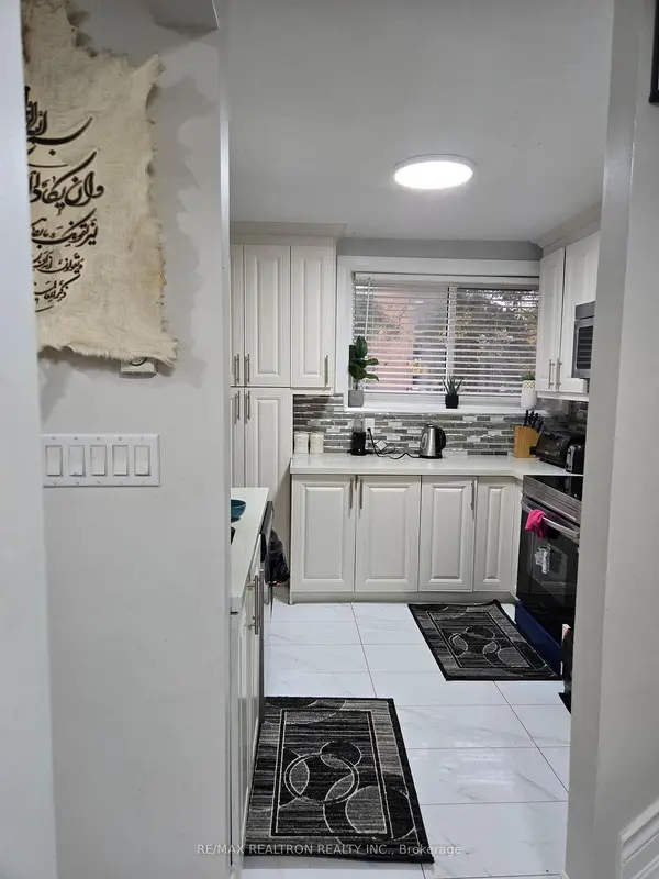 36 Tandridge CRES #885, Toronto W10, ON M9W 2P2