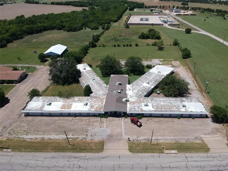 1108 W Kilpatrick Street, Cleburne, TX 76033